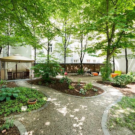 Allyouneed Hotel Vienna2 Экстерьер фото